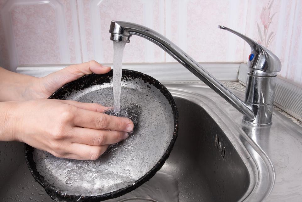 不锈钢锅怎么能刷的净,不锈钢锅外面黑了怎么刷