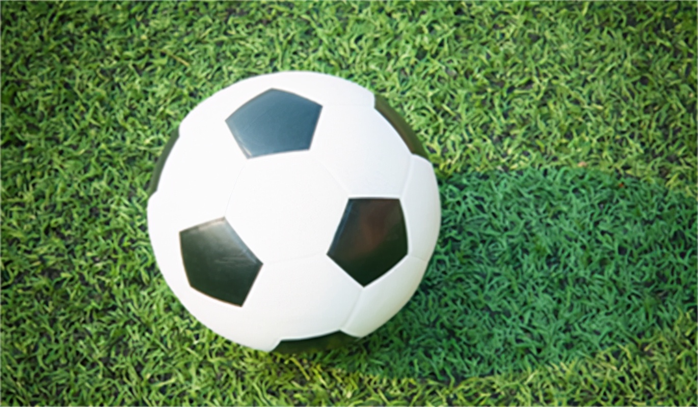 足球不是圆的,为什么足球看起来不是圆的