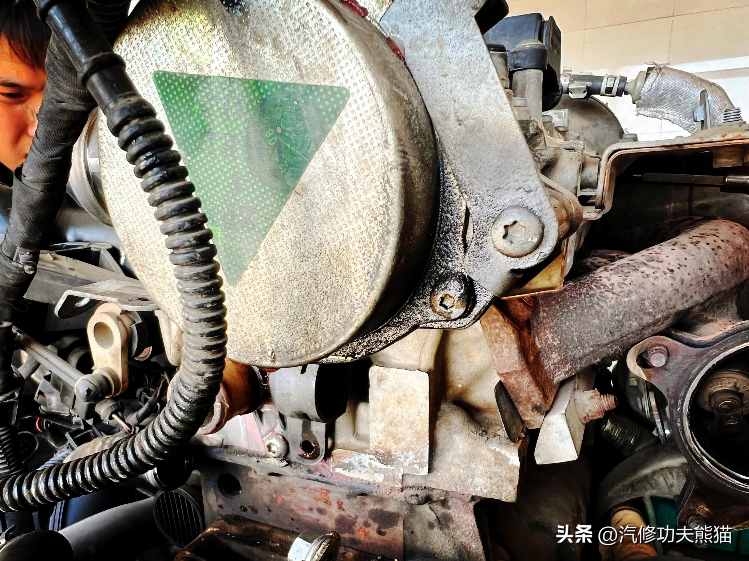 父亲老车翻新修复,父亲去世留下了的车去翻新