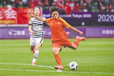 风雨彩虹铿锵玫瑰类似句子,风雨彩虹铿锵玫瑰中考