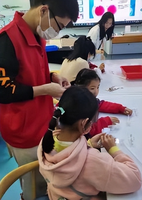 9大理由揭秘：在这个学校为何既能快乐学习，个性又能自由发展？