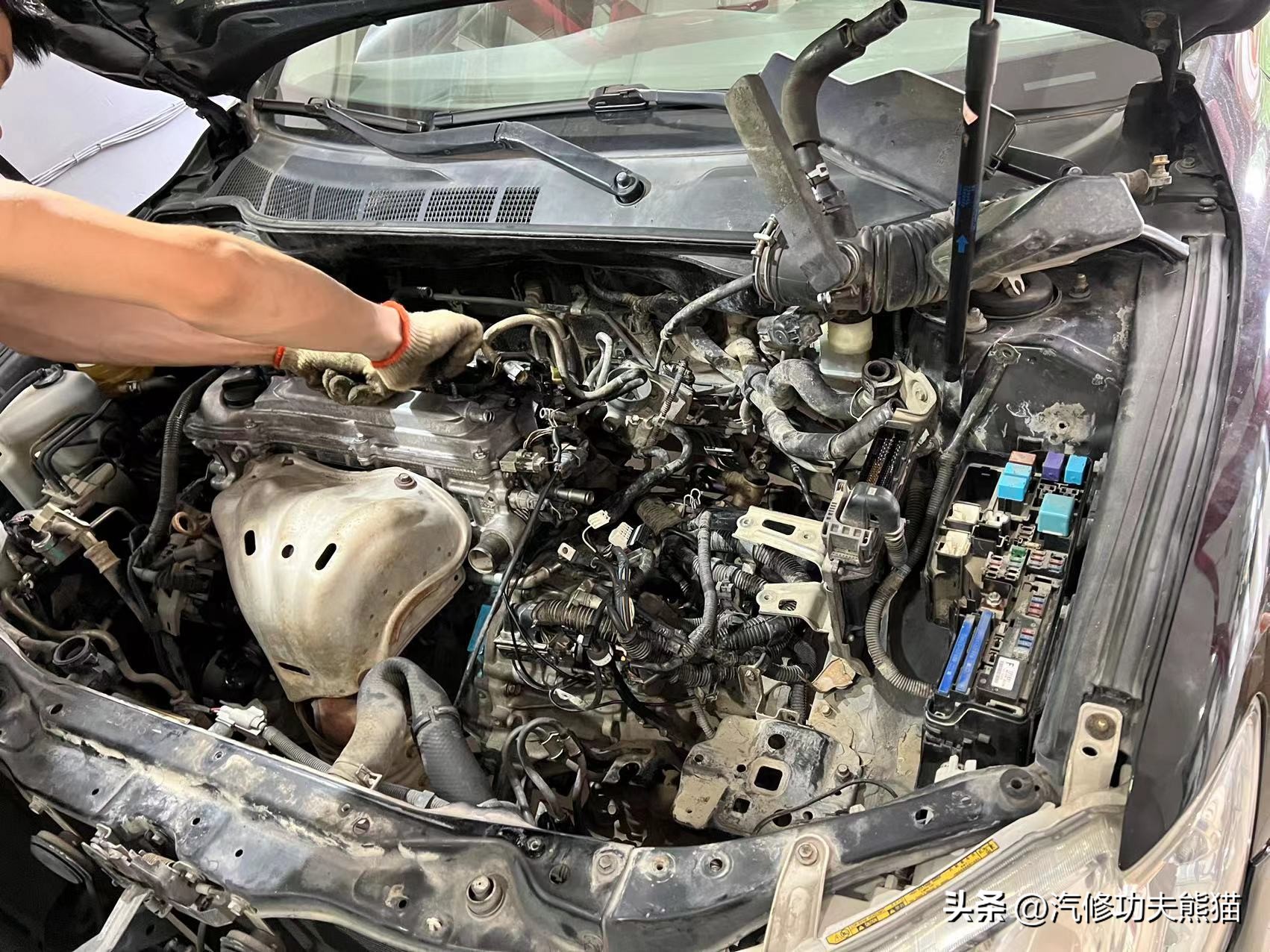 一车传三代丰田越野,六代半丰田凯美瑞烧机油