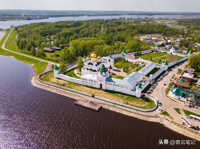 俄罗斯玩两个月需要多少人民币,俄罗斯是发达国家吗旅游攻略