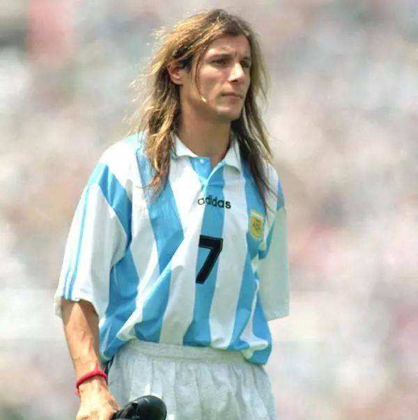 阿根廷历史十大球星的图片,阿根廷历史前十巨星