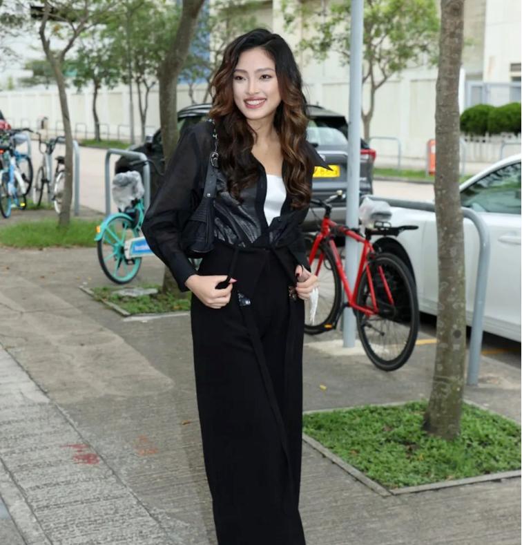 今年被内定的“神颜港姐冠军”，火辣到网友集体破防：港娱有救了