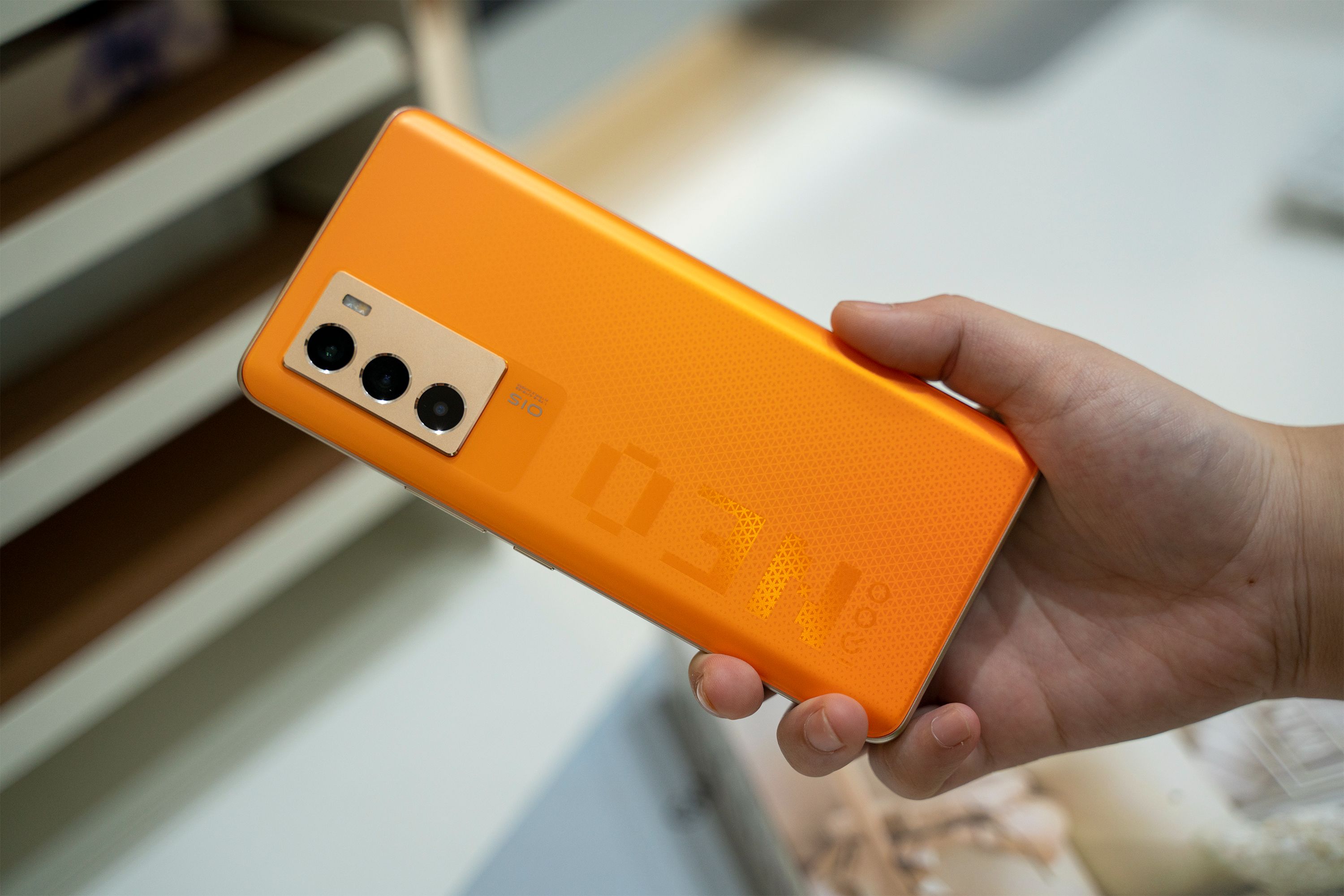 iqooneo5s骁龙888可以开吃鸡90帧吗,骁龙888处理器iqooneo5s多少钱