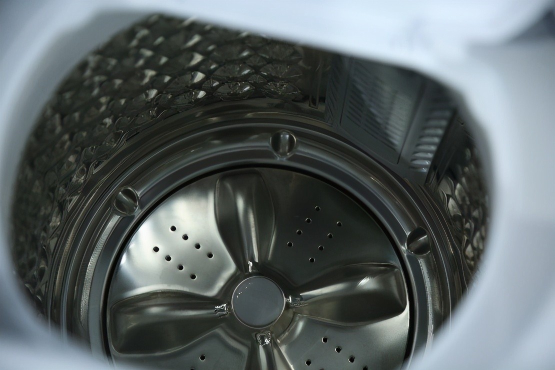 幸福生活中的小欢洗，伊莱克斯EWT3011WW迷你洗衣机评测