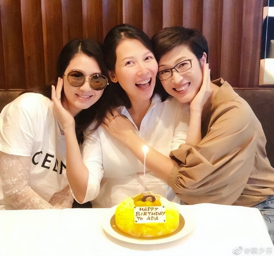 蔡少芬以前跟刘銮雄一起了几年,史上最惨的港姐是谁