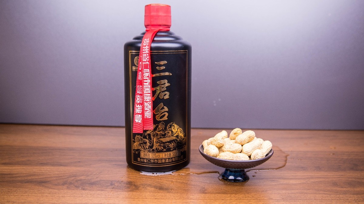 网购白酒可信吗,网购白酒套路深不要被低价欺骗了