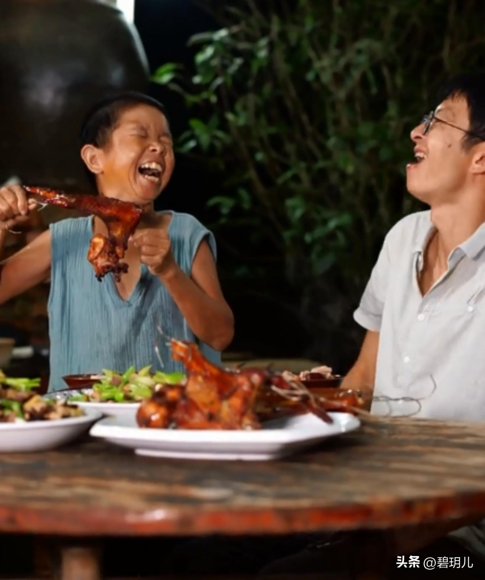 康仔农人和老小孩的最新视频,康仔和老小孩的抖音视频人间城