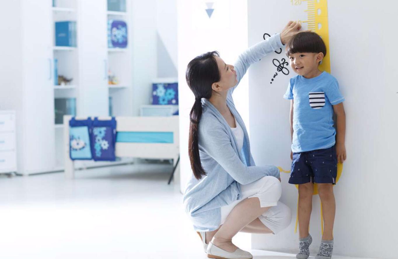 三岁半男孩身高体重最新标准,三岁内孩子身高体重标准对照表