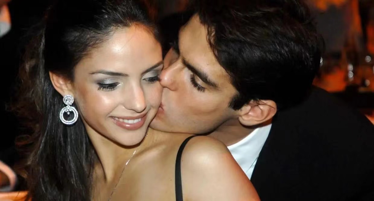 卡卡前妻卡洛琳离婚后谁先再婚,卡卡前妻卡洛琳再婚生孩子了吗