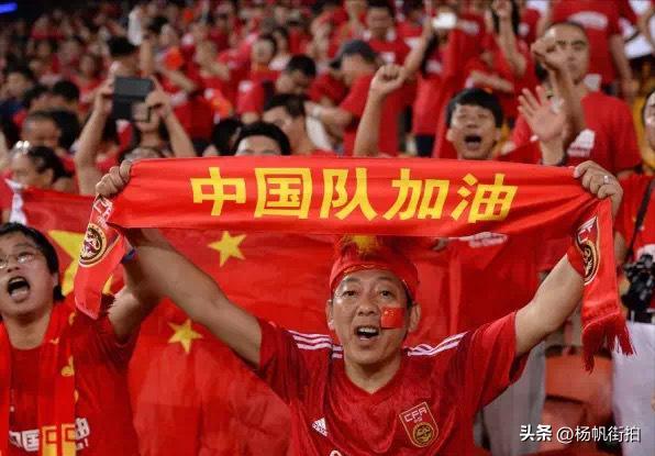 世界杯2022卡塔尔美女镜头,卡塔尔世界杯足球美女集锦