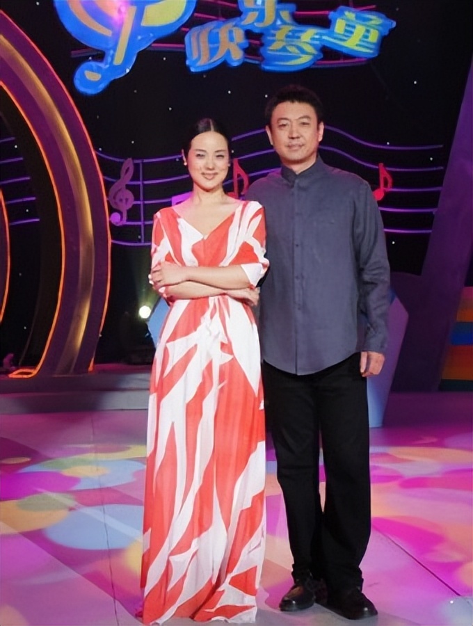 新闻联播前主播杨柳,新闻联播播音员杨柳现在状况