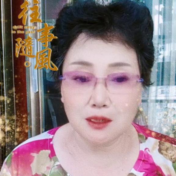 一脚踢到残疾老人的女子,一女子在医院猛踹病人