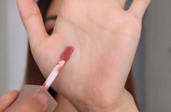 低饱和度嫩粉口红,粉粉嫩嫩的口红学生