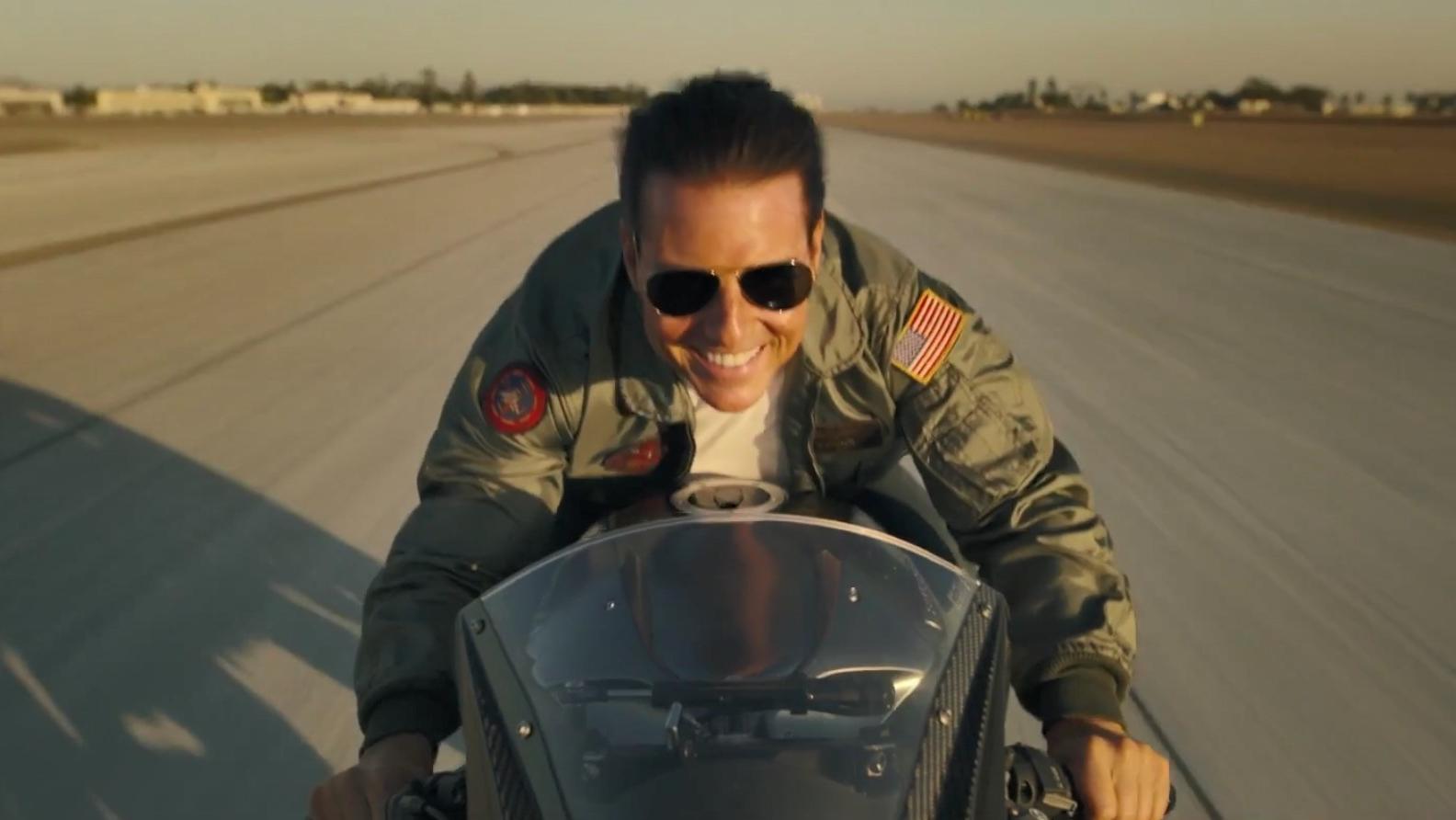 美国战狼《壮志凌云2》苏57围殴f14被反杀众多情节被吐槽却大火