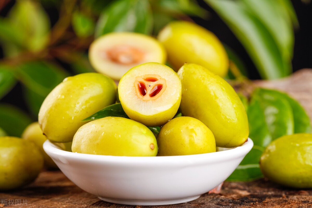 它是长寿乡的“吉祥果”，清肺更养肺，百岁老人经常用它泡水喝