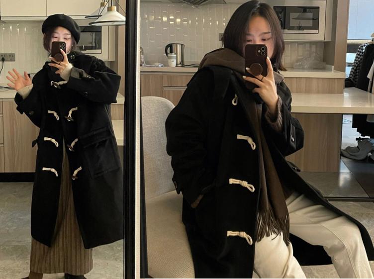 黑色呢子中短款大衣搭配出高级感,长款呢子大衣怎么搭配好看又保暖