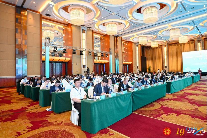 筑巢引凤谋发展暖企服务谱新篇,筑巢引凤添动力招商引资促发展