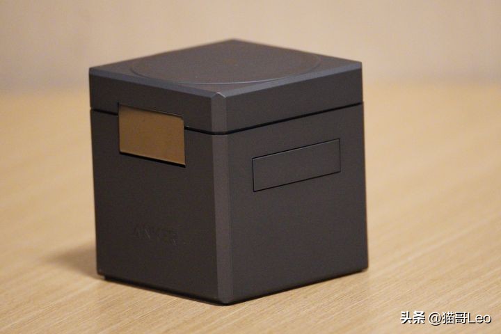 apple三合一无线充电魔方,安克磁力魔方