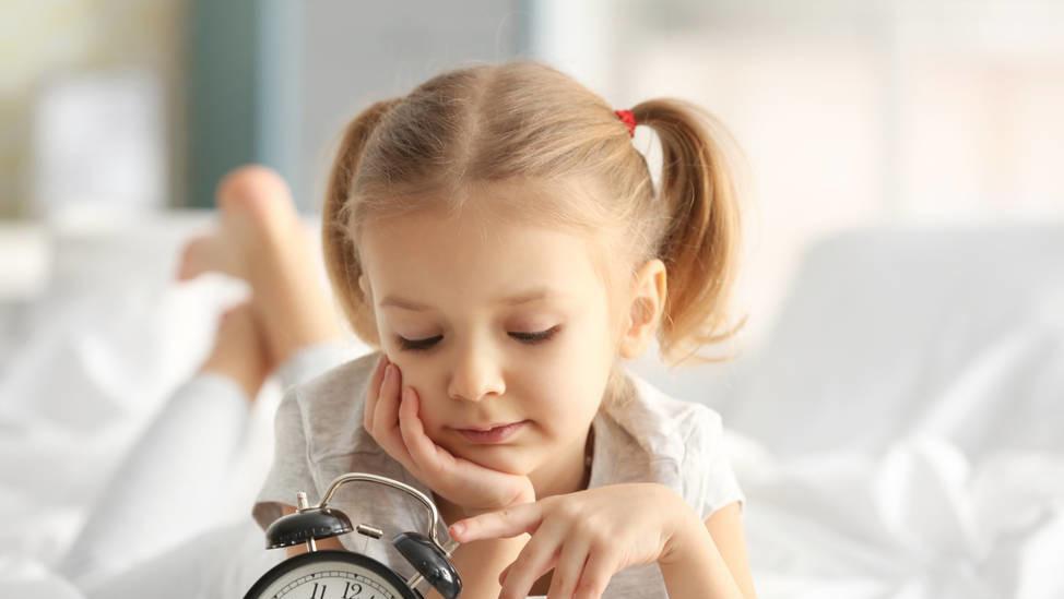 孩子太磨蹭比催更管用的5个办法,孩子爱磨蹭不自律家长应该怎么做