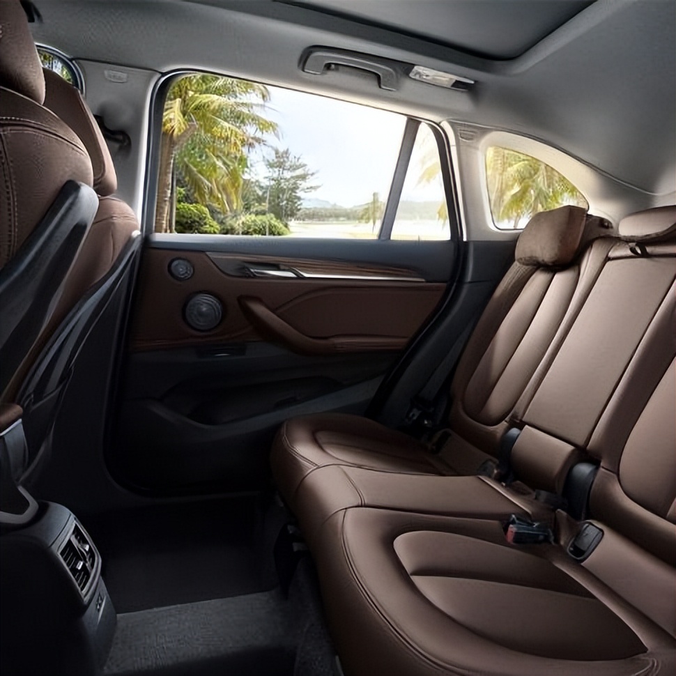 宝马x1三缸动力到底怎么样,宝马x1爱信8at多少时间换变速箱油