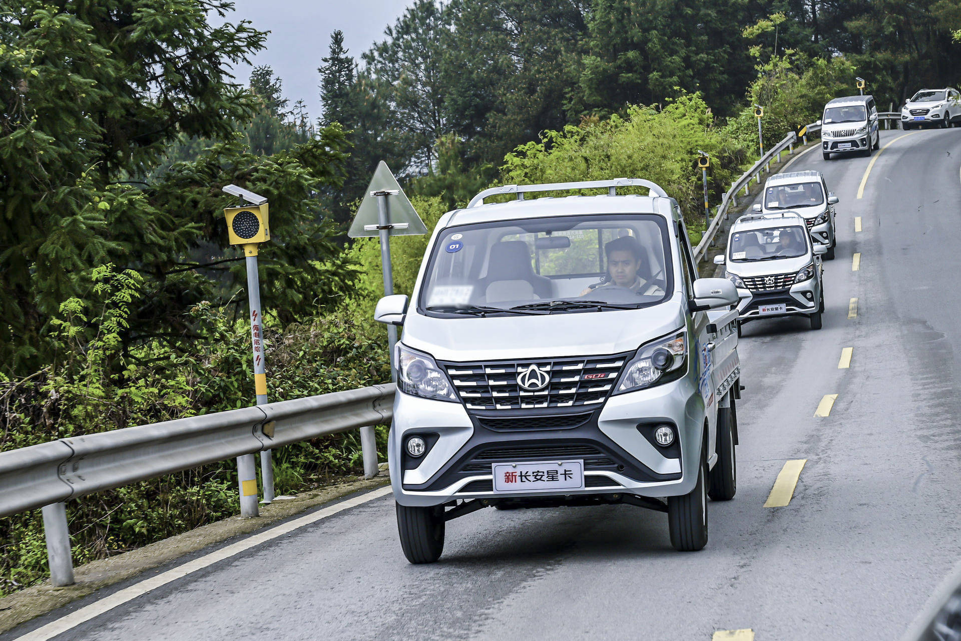 长安睿行m60新能源六座用车体验,新能源长安睿行m60试驾