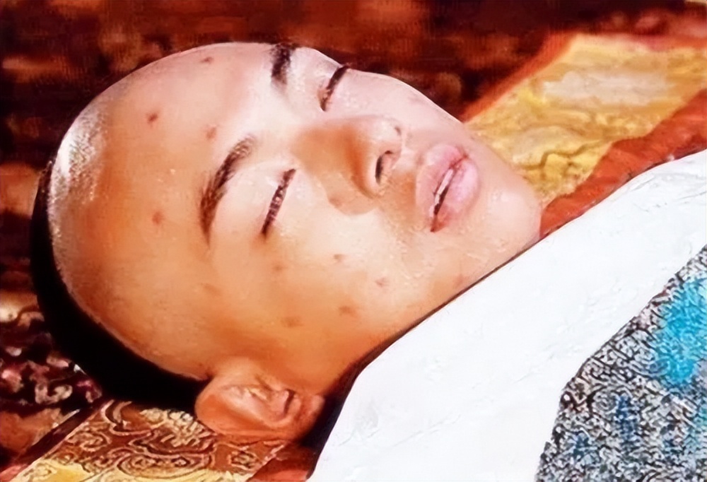 清朝为何三代皇帝都连续绝后,为啥清朝晚期的皇帝都绝嗣