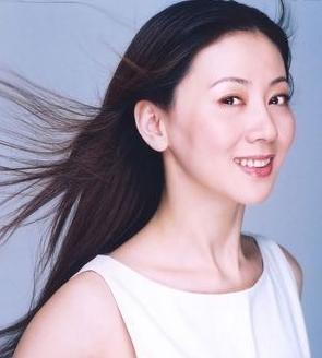 人体模特汤加丽：与丈夫离婚，遭父亲嫌弃，46岁再给父母添心病