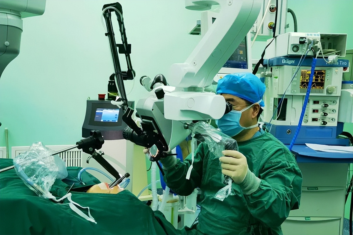 长治市人民医院助“罗锅”患者重获新“声”