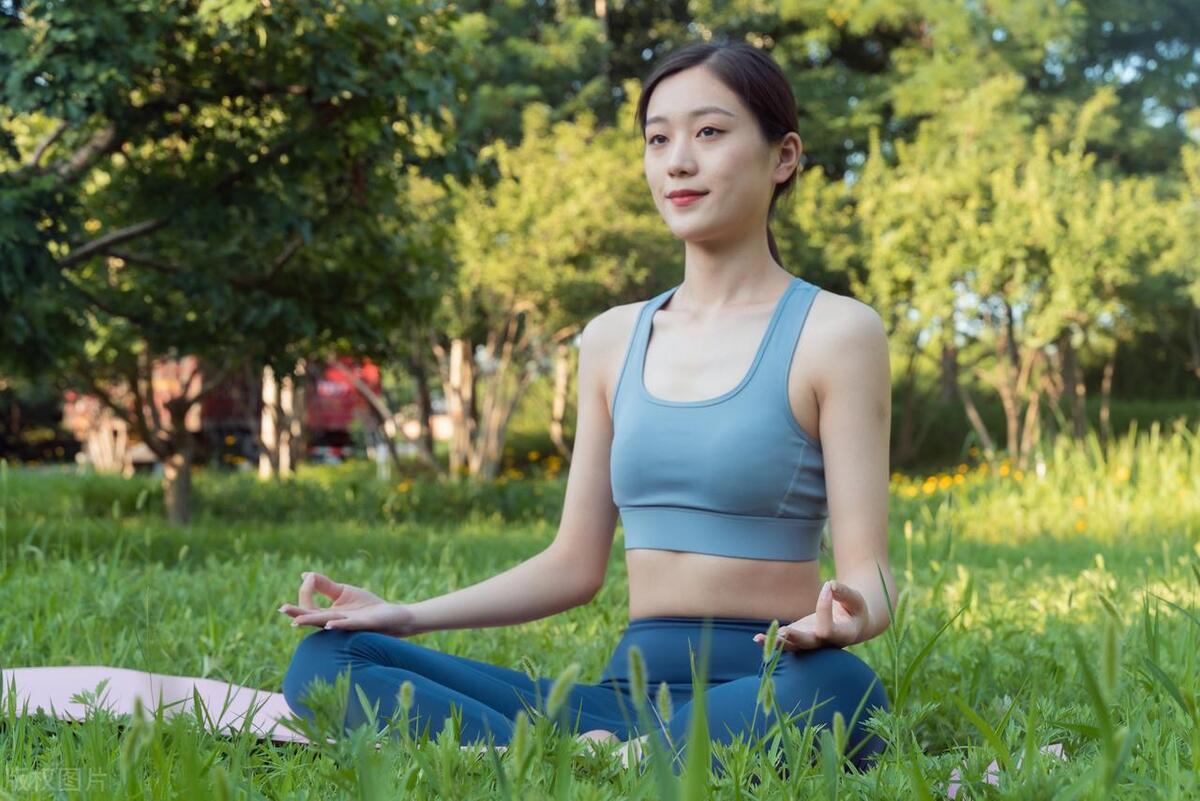 女性白带异常有异味,女性健康白带问题不容忽视