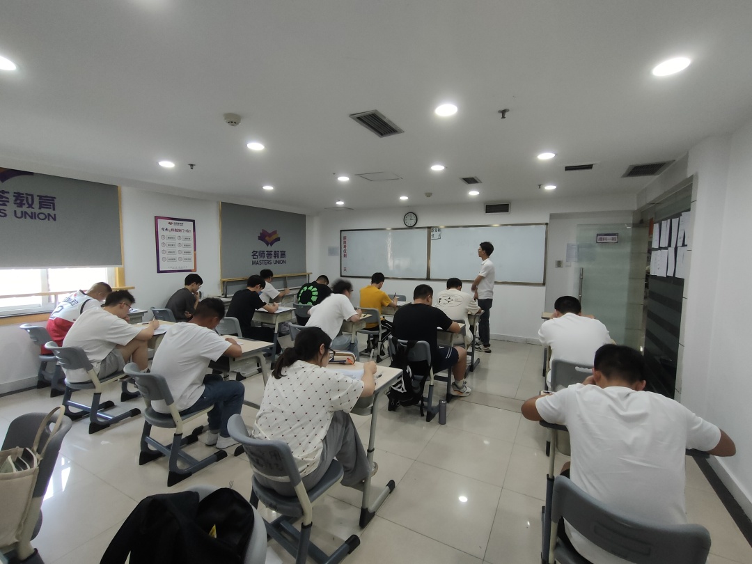 复读压力大到崩溃了怎么办,复读压力更大