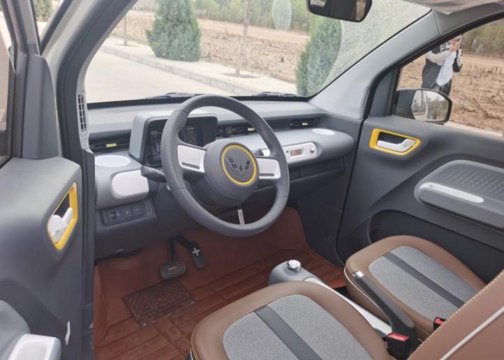 五菱minievgameboy200公里续航测评,宏光mini用车感受一年