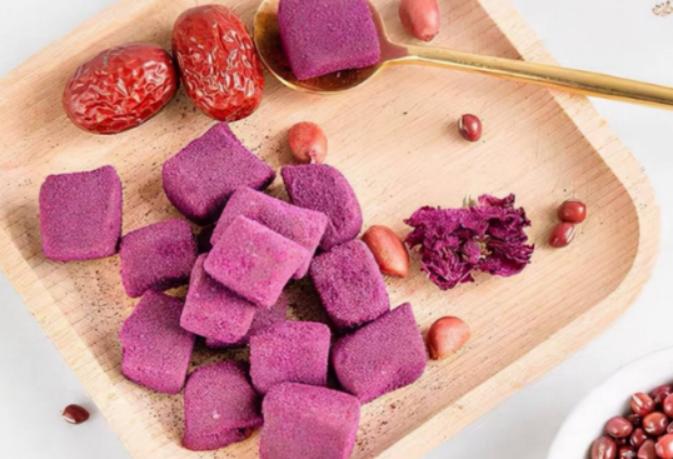 送礼送到心坎上七夕首选这些零食,七夕情人节送你一份好吃的零食