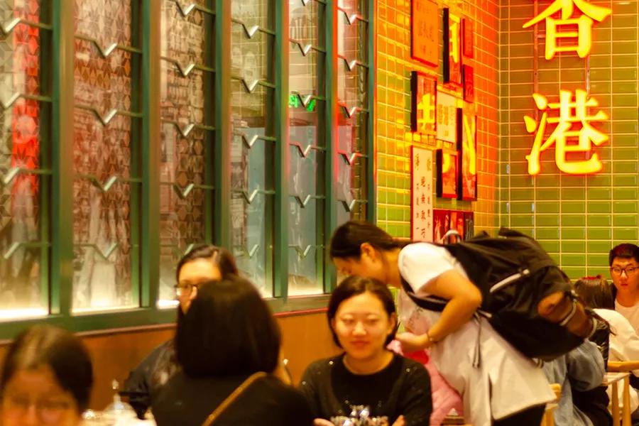 到底哪个才是真的的英文,哪些明星是真正香港本地人