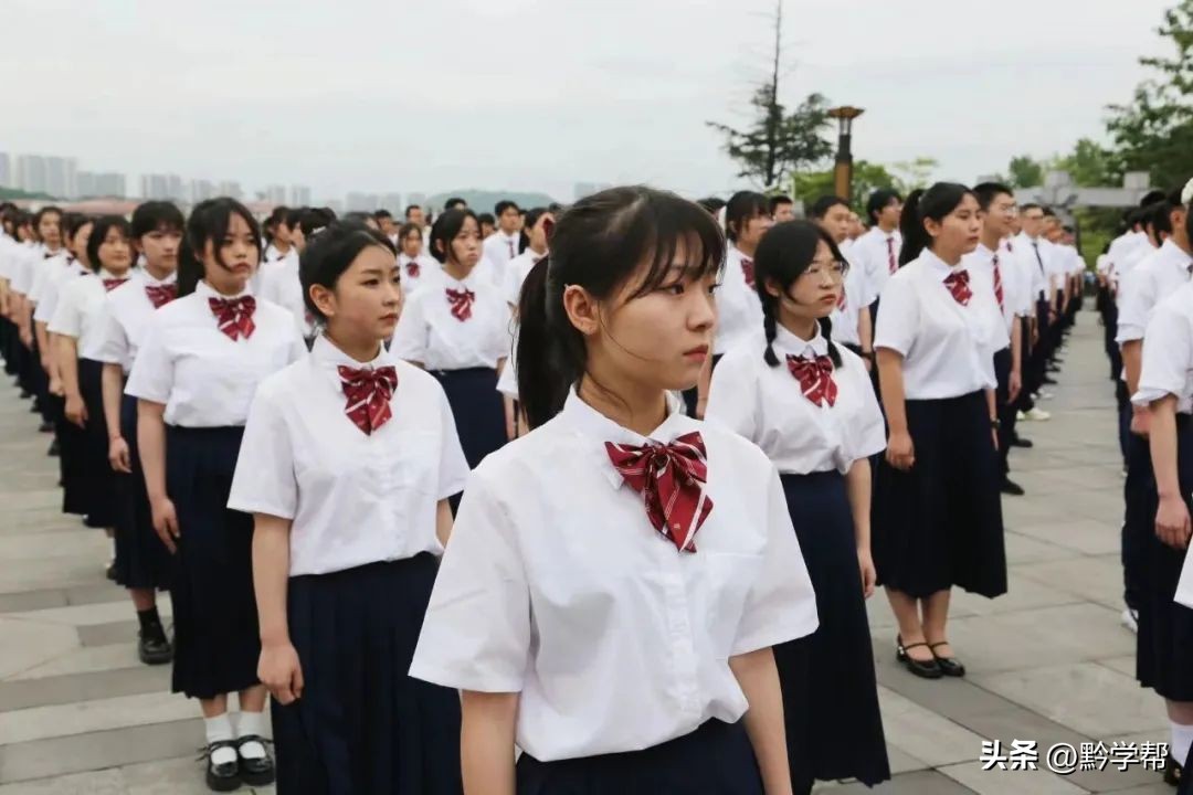 贵阳一中21年毕业照,一中实验23届