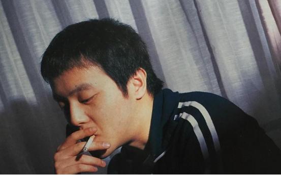 年轻时帅炸天的8位男星，中年后，有人胖快200斤，有人秃成地中海