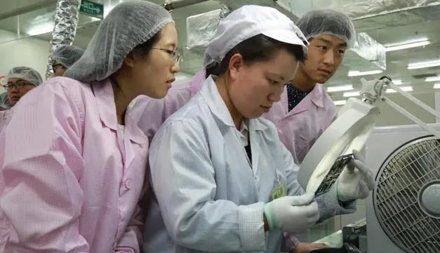 富士康招聘大学生的条件,富士康本科生进去也要干流水线吗