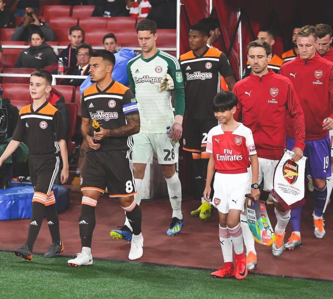 他是英冠队长+核心，归化后却在国足得不到机会，出场机会寥寥…