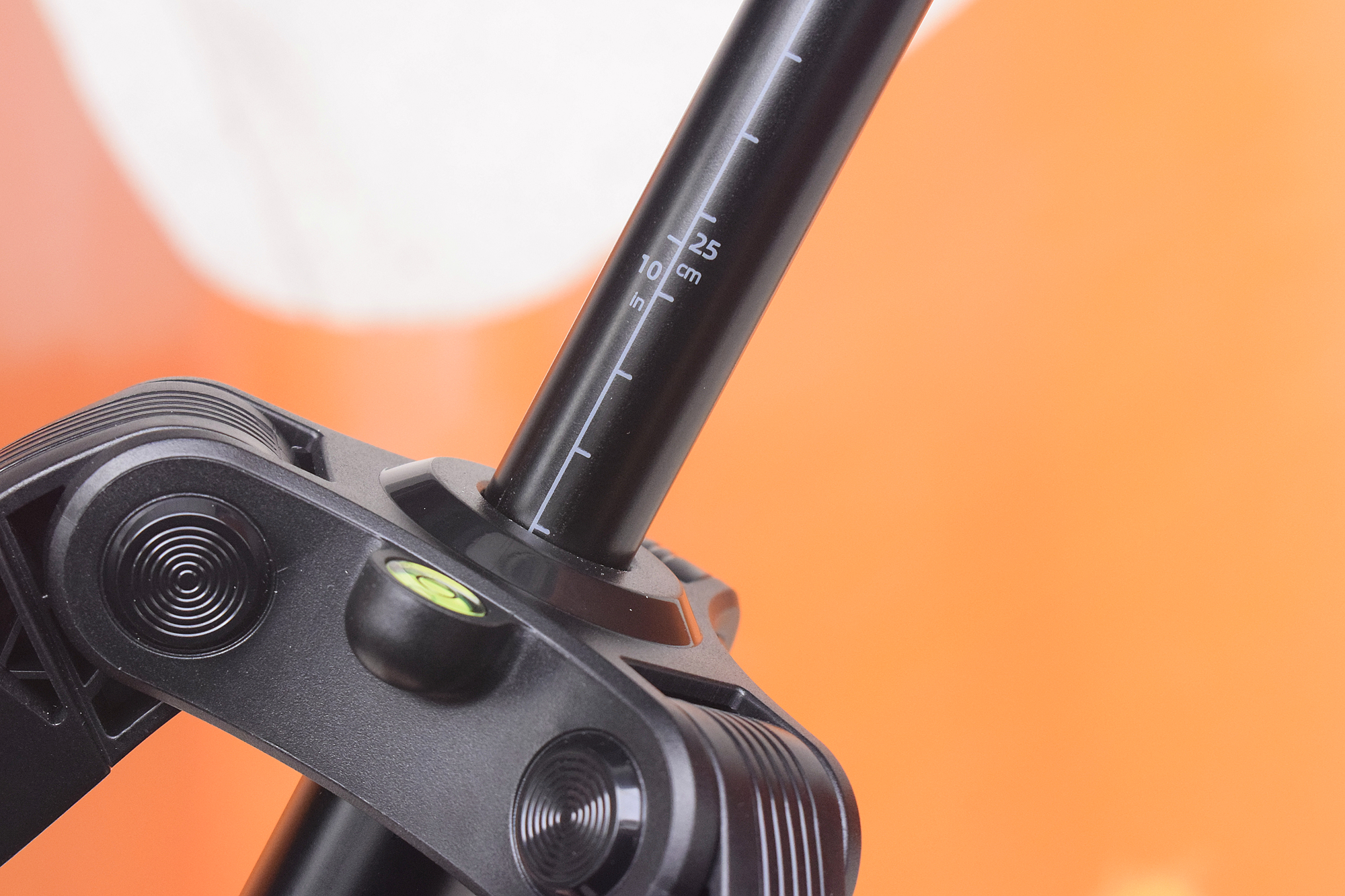 激发创作欲，省力更稳固！奥川MasterM20无线遥控电动三脚架体验