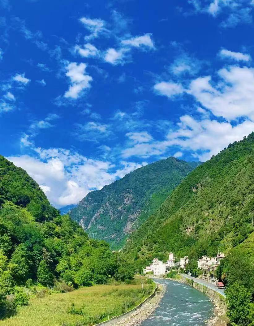 丹巴宜居住宿,丹巴朗克洛若民宿