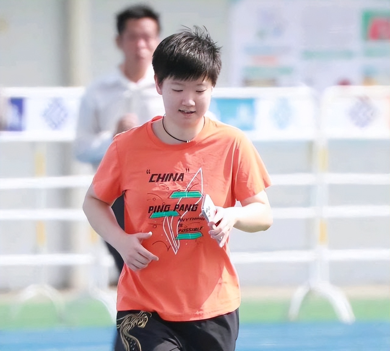 孙颖莎教练邱贻可评价孙颖莎,邱贻可孙颖莎初次见面