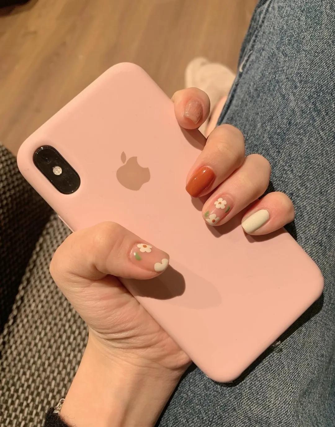 你一定要试试这3种美甲,盘点十款最受欢迎的美甲