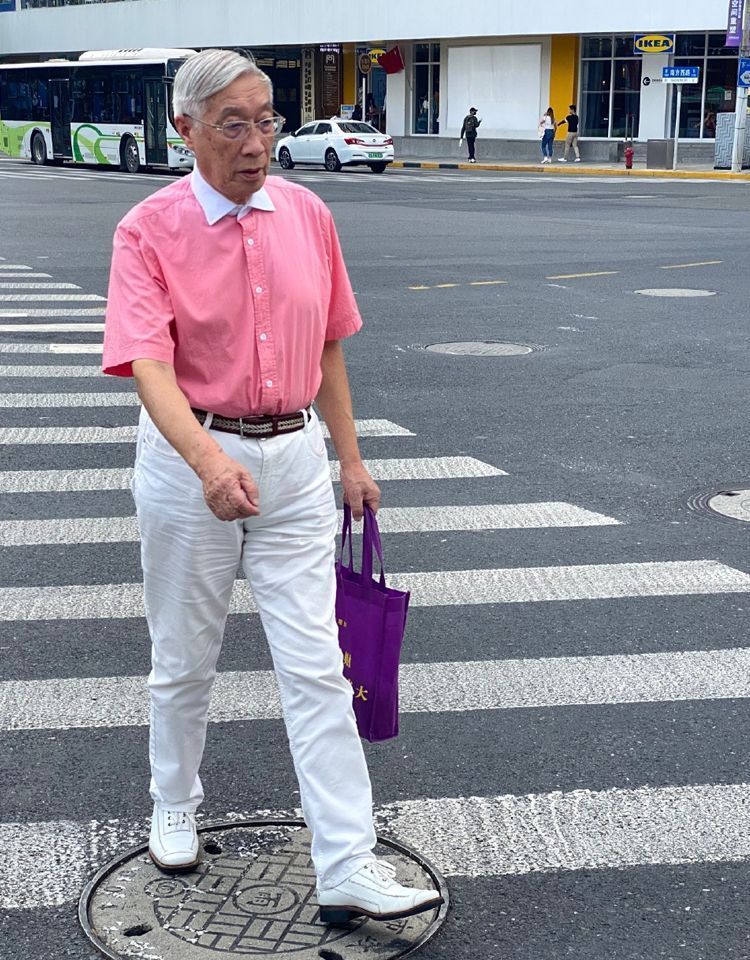 男性不显老的秘诀,适合中老年人的卷发男性