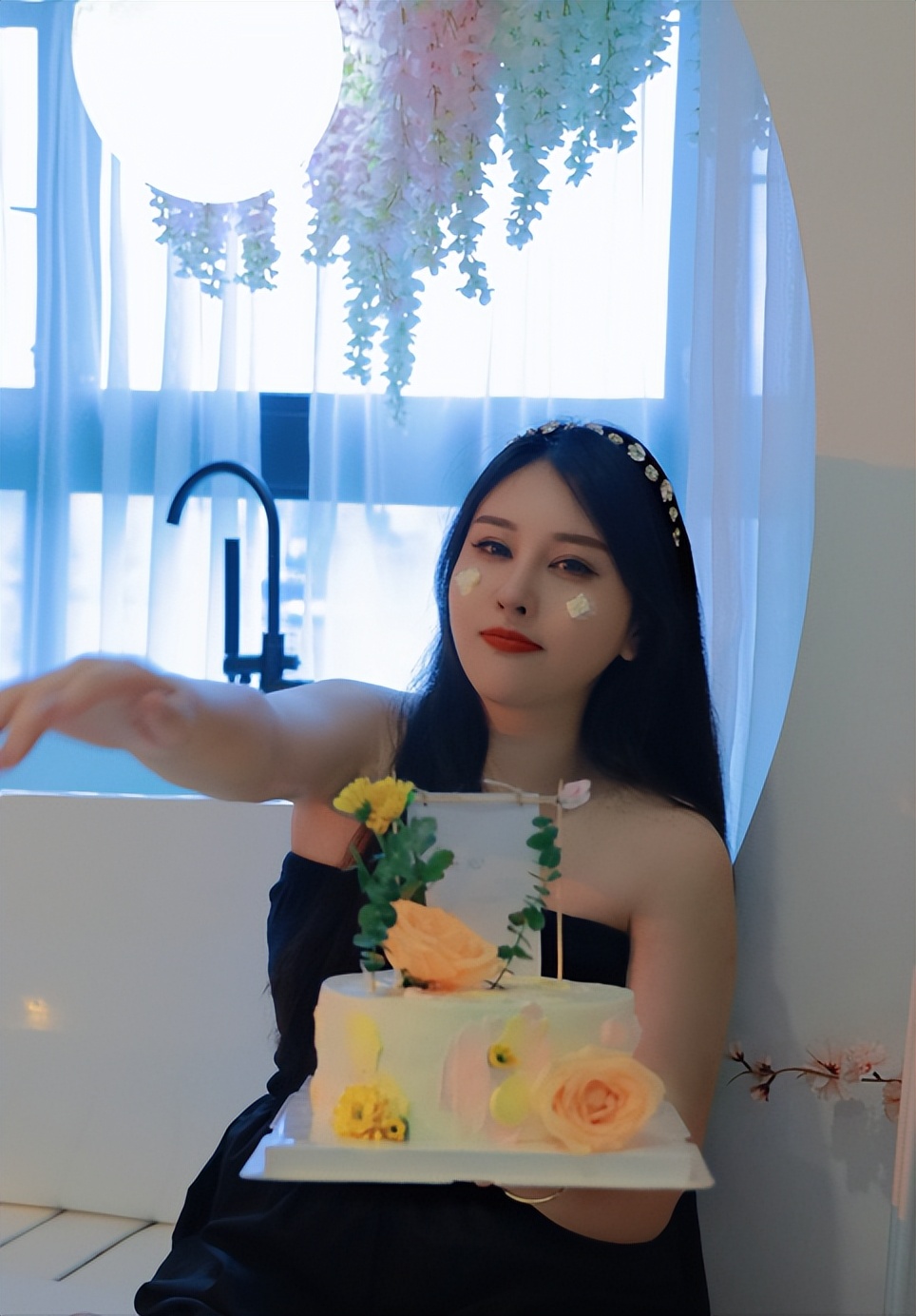 我山东姑娘,体重170,曾因胖被人诋毁,今靠身材挣钱,日入3000