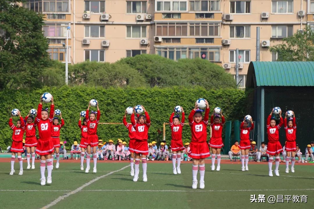 足球校园主题文化活动图片大全,让足球文化在校园足球中发扬光大