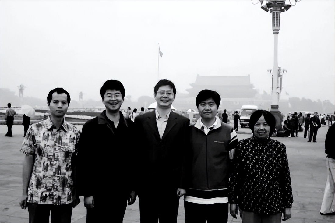 “中国龙芯之母”逝世,龙芯之母黄令仪追悼会