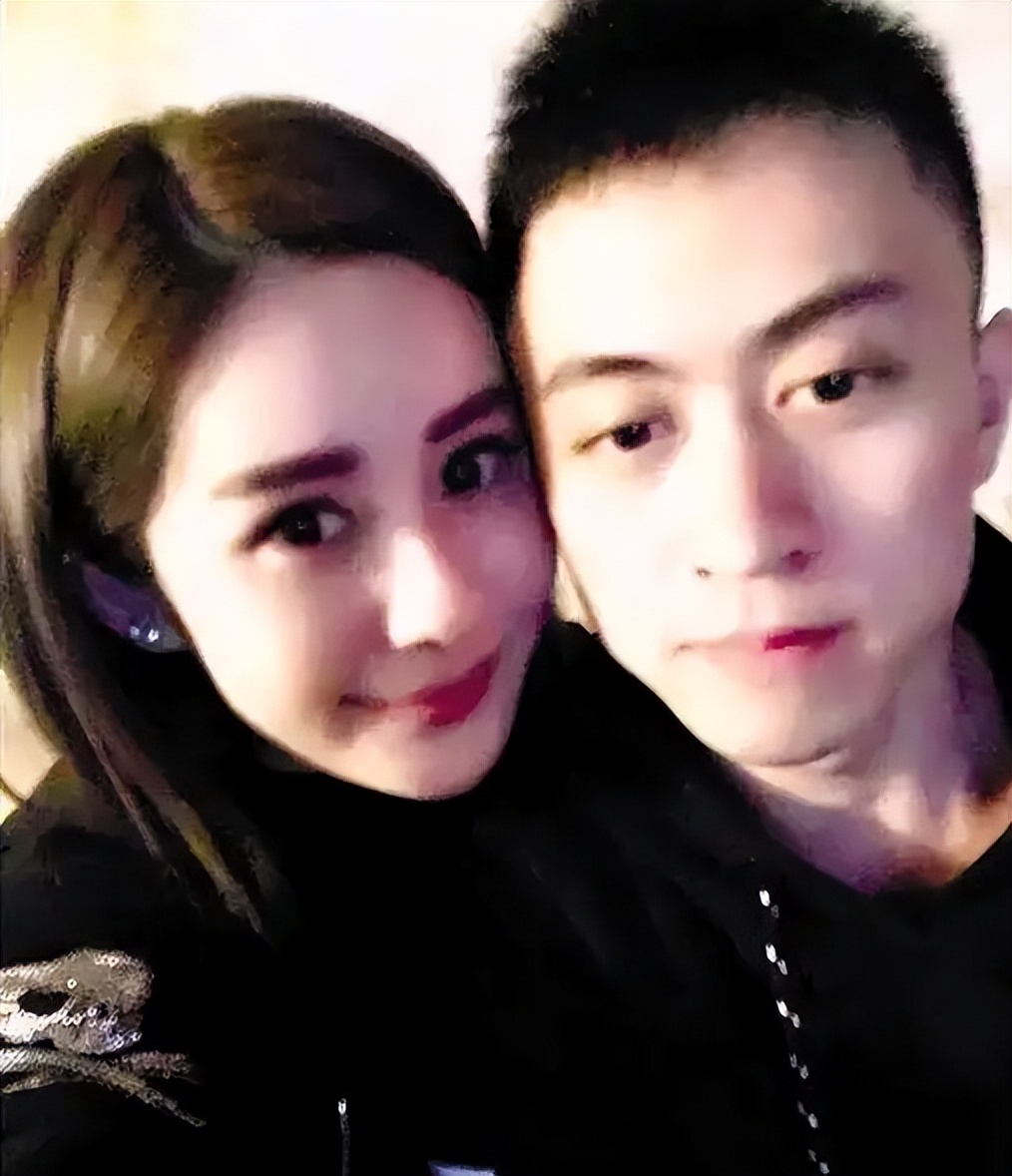 秦奋游戏里充1亿是真是假,撞毁3000万豪车