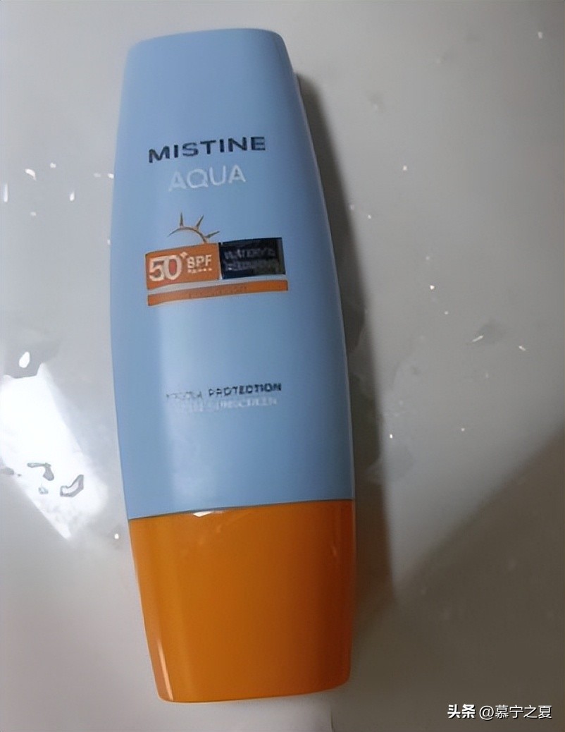 蜜丝婷蓝色防晒霜测评,ahc小蓝瓶防晒霜和蜜思婷